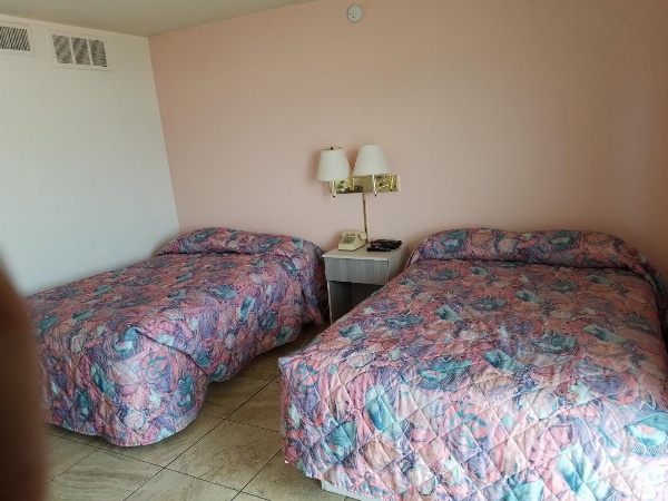 Beach Terrace Motor Inn image 2